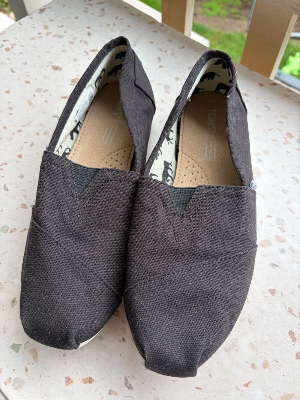 TOMS classic Black Canvas Alpargate Slip-On Women’s size 9